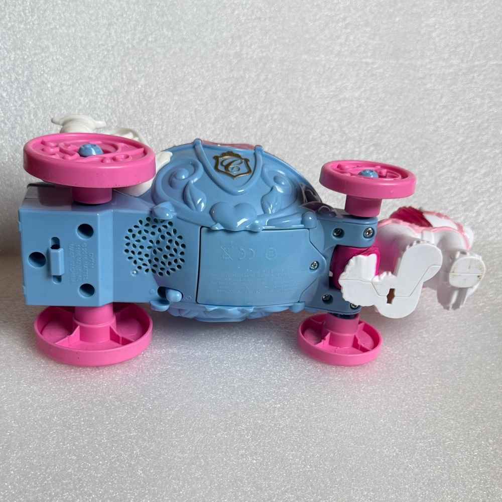 Little People Cinderella Princess Carriage Playset with Lights and Music Works - Picture 9 of 14